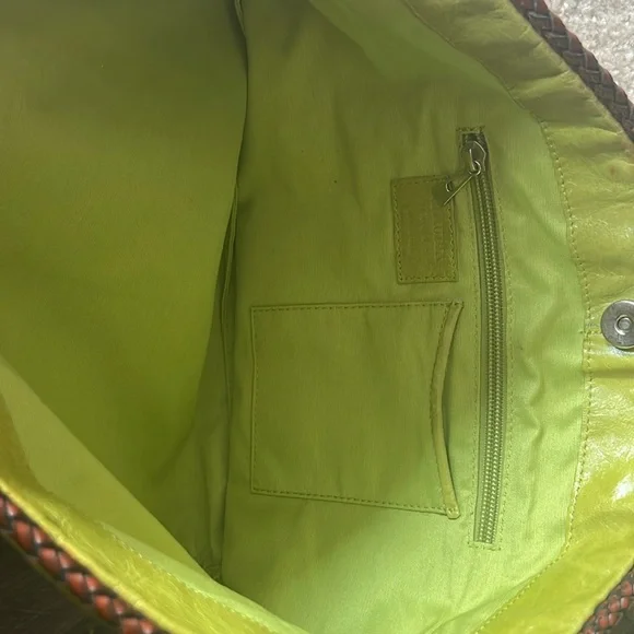 CLAUDIA FIRENZE bright Green Spacious inside medium bag / tote . Italy - Picture 4 of 15